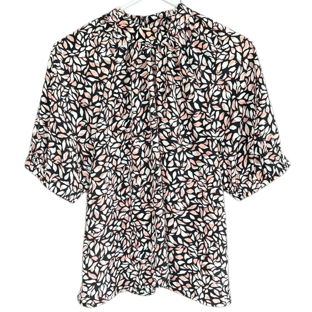 Like New Evereve Penny Mock Neck Top Size Medium